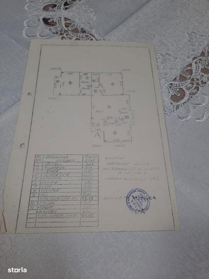 Apartament cu 3 camere semidecomandat în Central