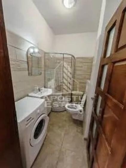 Apartament cu 2 camere semidecomandat în Ghiroda