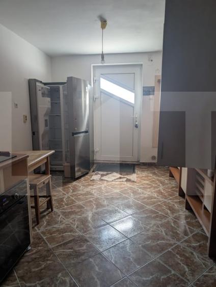Apartament cu 3 camere decomandat, mobilat în Semicentral