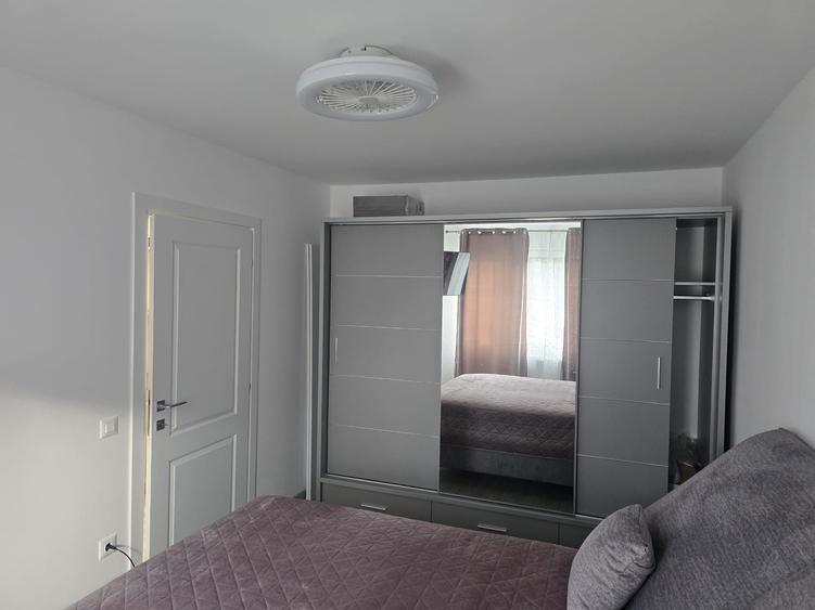 Apartament cu 3 camere semidecomandat în Gării