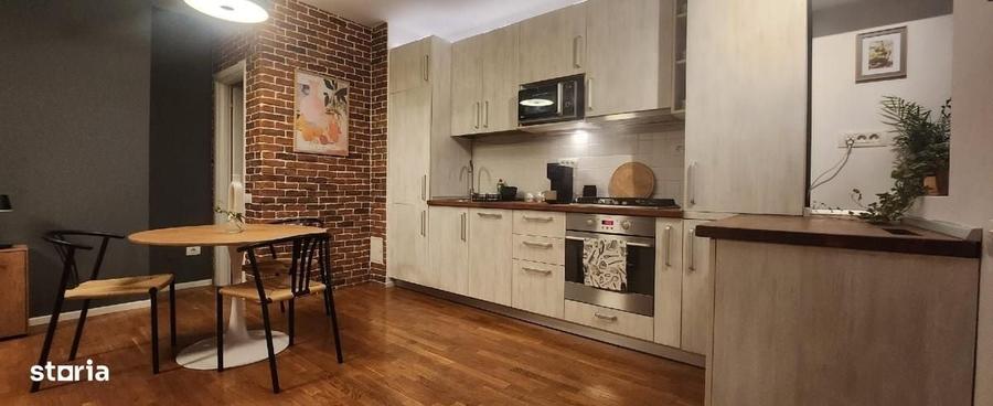 Apartament cu 3 camere decomandat în Banu Manta