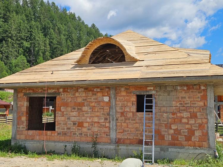Casă individuală cu 3 camere cu Teren 714 Mp în Câmpulung Moldovenesc