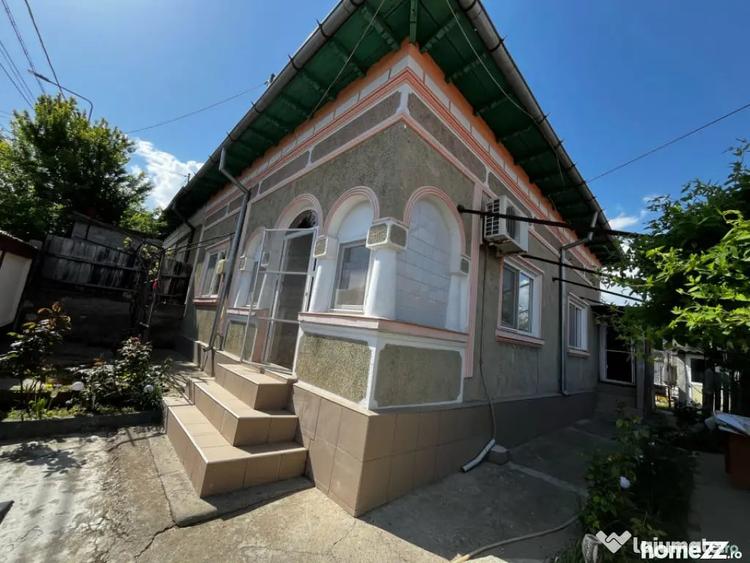 Casă cu 4 camere cu Teren 216 Mp în Păcii