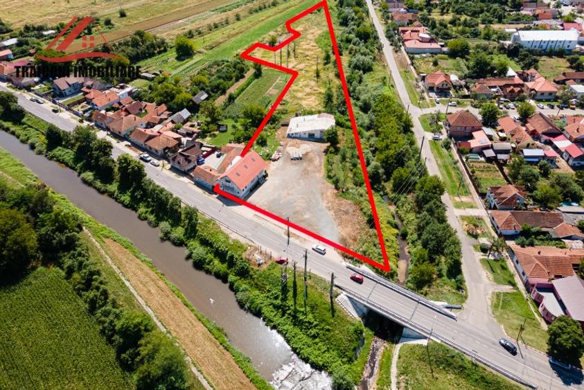 Casă individuală cu 8 camere cu Canalizare în Făget