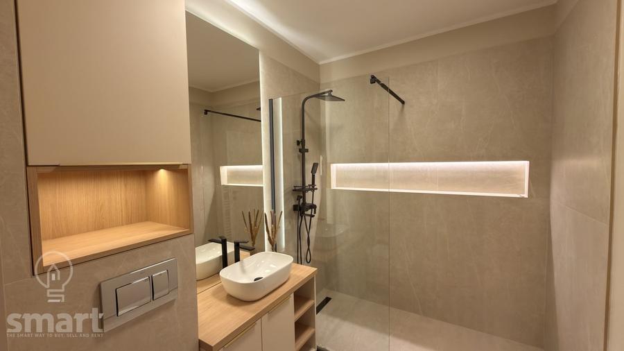 Apartament cu 2 camere semidecomandat, mobilat în Florești