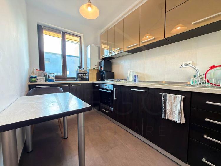 Apartament cu 2 camere semidecomandat, mobilat în Florești