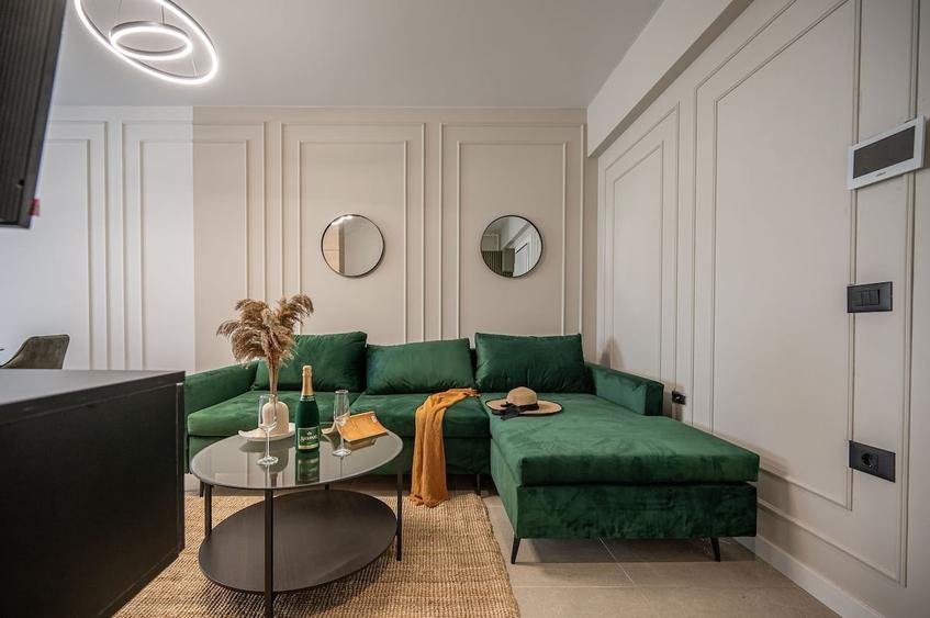 Apartament cu 2 camere decomandat în Mamaia-Sat