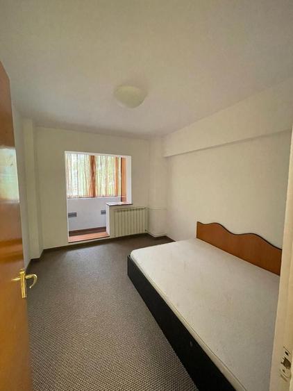 Apartament cu 3 camere decomandat, mobilat în Apărătorii Patriei