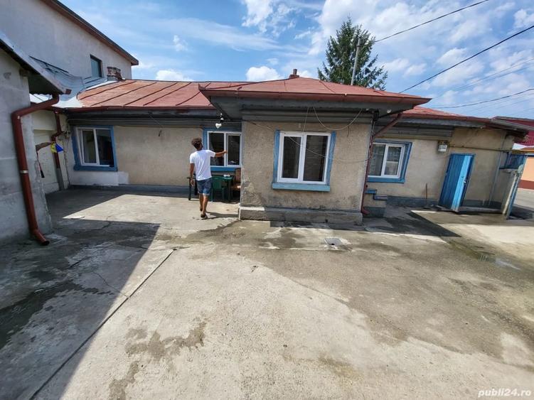 Casă cu 3 camere cu Teren 185 Mp în Central