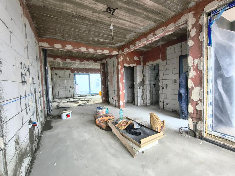 Duplex cu 4 camere cu Canalizare în 1 Decembrie