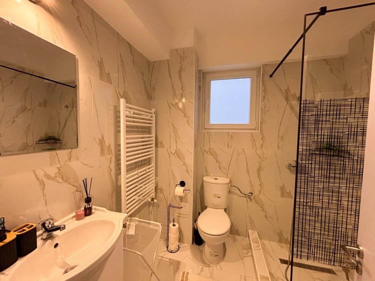 Apartament cu 2 camere semidecomandat, mobilat în Otopeni