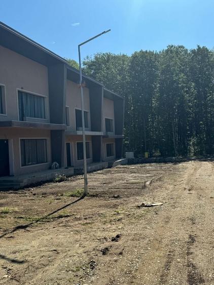 Casă cu 4 camere în Ghermănești