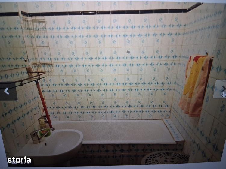Apartament cu 2 camere decomandat în Tei