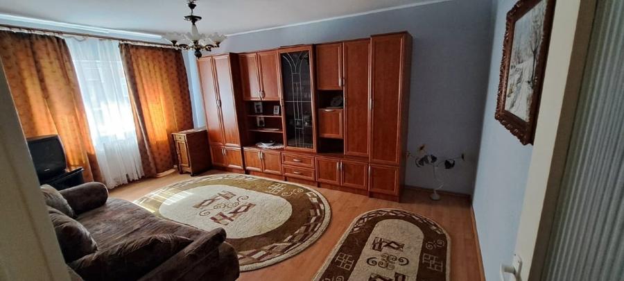 Apartament cu 3 camere decomandat, mobilat în Dumbrava 2