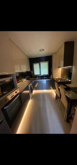 Apartament cu 4 camere decomandat în Barieră