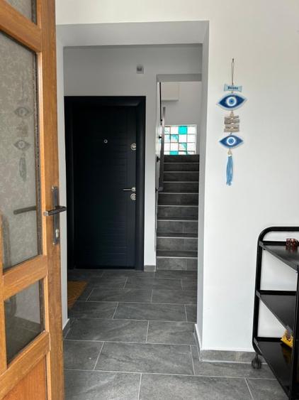 Apartament cu 2 camere decomandat, mobilat în Apărătorii Patriei