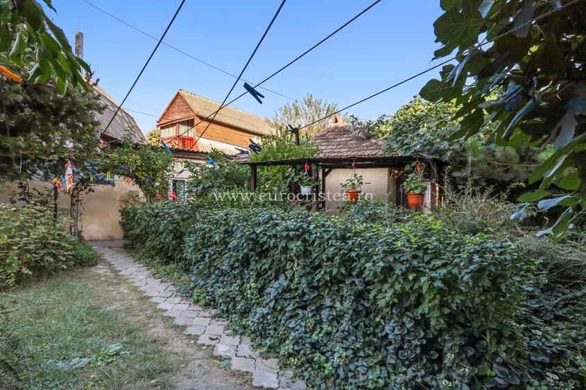 Casă cu 4 camere cu Teren 656 Mp în Central