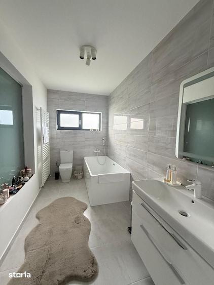 Casă cu 2 camere cu Teren 498 Mp în Cetate