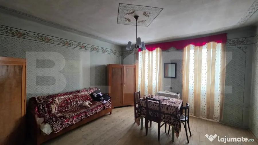 Casă cu 2 camere cu Teren 3200 Mp în Central