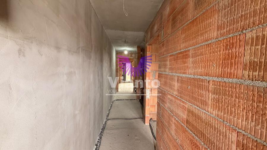 Duplex cu 3 camere cu Canalizare în Cristian