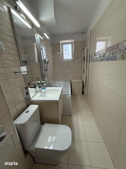 Apartament cu 4 camere semidecomandat, mobilat în Exterior Vest