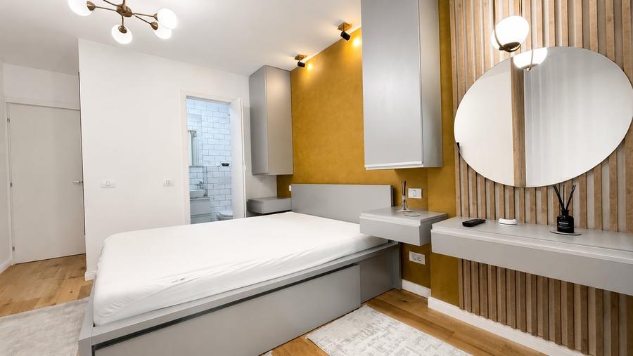 Apartament cu 3 camere semidecomandat, mobilat în Dristor