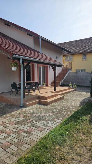 Casă cu Teren 758 Mp în Ciarda Roșie