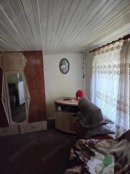 Casă cu 2 camere cu Teren 3500 Mp în Crasna