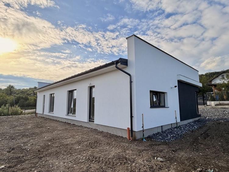 Casă cu 3 camere în Central