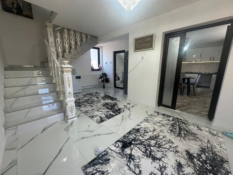 Casă individuală cu 5 camere cu Canalizare în Cugir