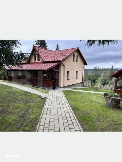 Casă cu 4 camere cu Teren 500 Mp în Poiana Stampei