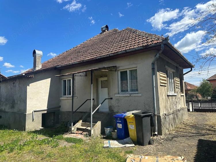 Casă cu 3 camere cu Teren 5 Mp în Bușag