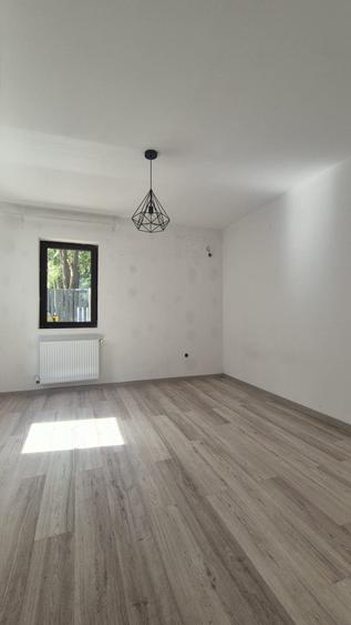 Casă individuală cu 3 camere cu Teren 200 Mp în Lacul Tei