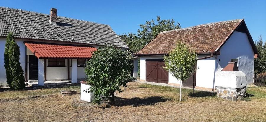 Casă cu 4 camere cu Teren 1500 Mp în Ant