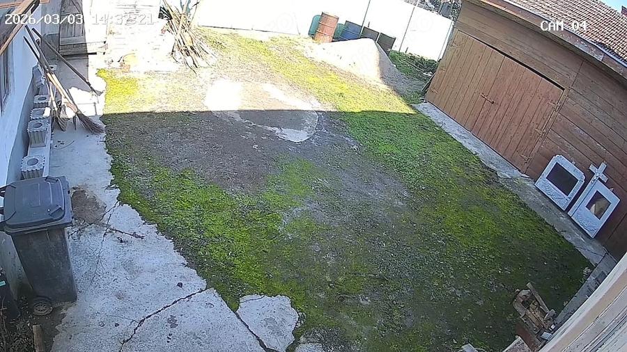 Casă cu Teren 1379 Mp în Central