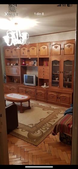 Apartament cu 3 camere decomandat, mobilat în Rahova