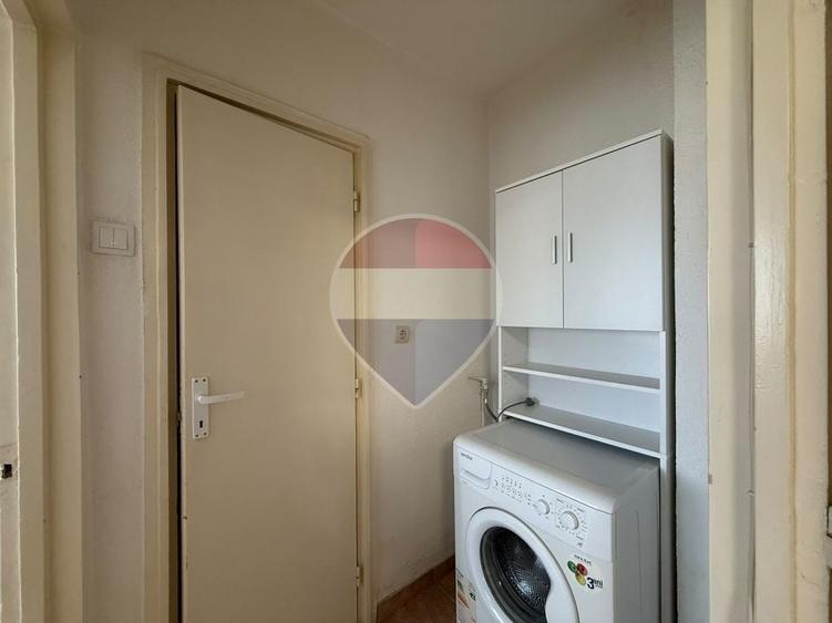 Apartament cu 2 camere semidecomandat, mobilat în Șerban Vodă
