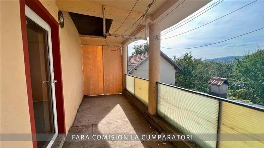 Casă individuală cu 5 camere cu Canalizare în 1 Mai