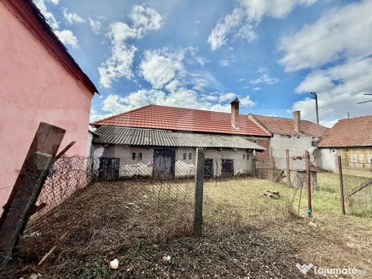 Casă cu 4 camere cu Teren 730 Mp în Central