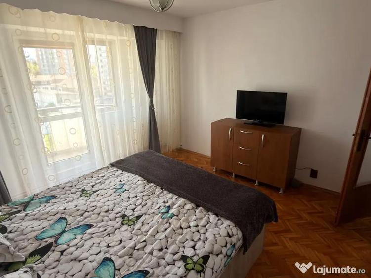 Apartament cu 3 camere decomandat în Mărăști