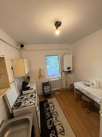 Apartament cu 3 camere decomandat în Păcurari