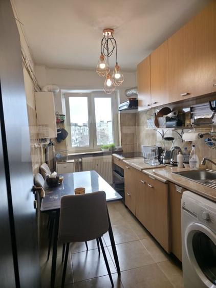 Apartament 3 camere, decomandat 64.20 mp, zona 1 Mai - Insula - 12