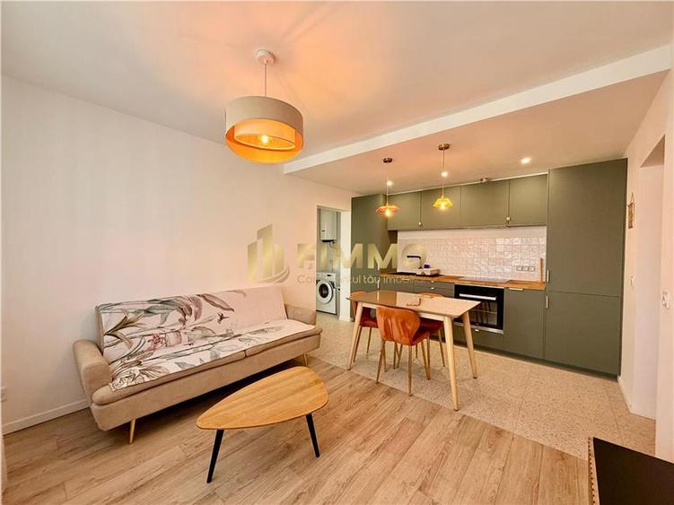 Apartament cu 3 camere semidecomandat în Est