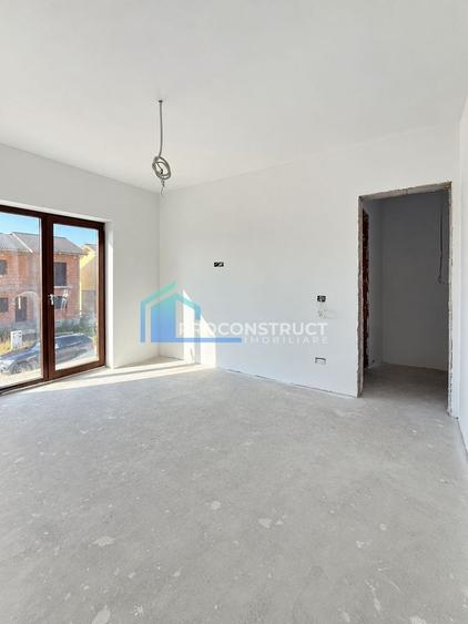 Duplex cu 4 camere cu Canalizare în Moșnița Nouă