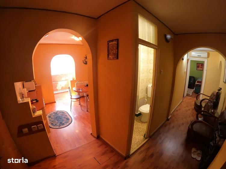 Apartament cu 4 camere decomandat în Central