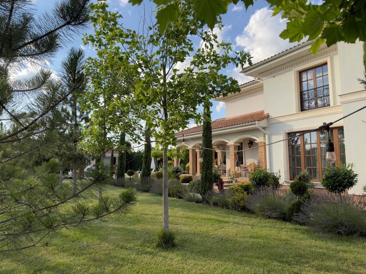 Casă individuală cu 5 camere cu Canalizare în Dumbrăvița