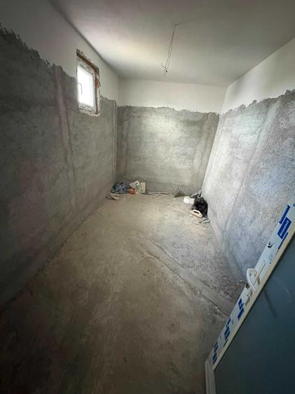 Casă cu 3 camere în Cerșani