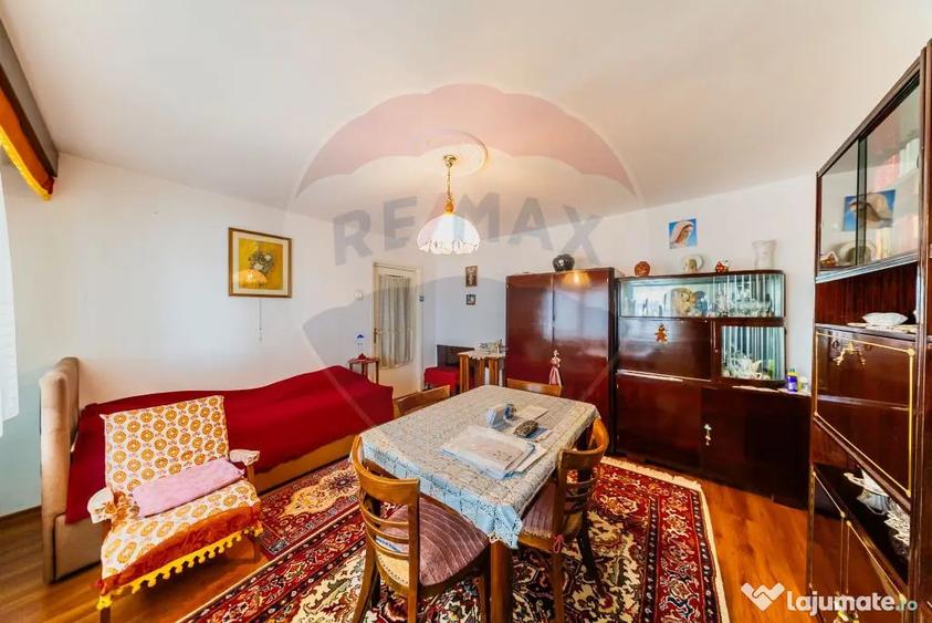 Apartament cu 2 camere semidecomandat, mobilat în Boul Roșu