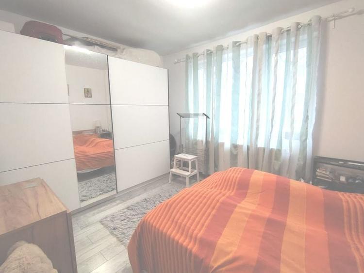 Apartament cu 3 camere semidecomandat, mobilat în Nord