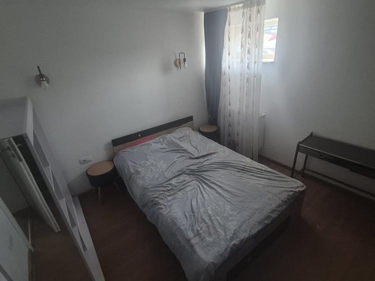 Apartament cu 4 camere decomandat în Cug
